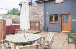 Keepers Lodge with Hot Tub near Perth Perthshire